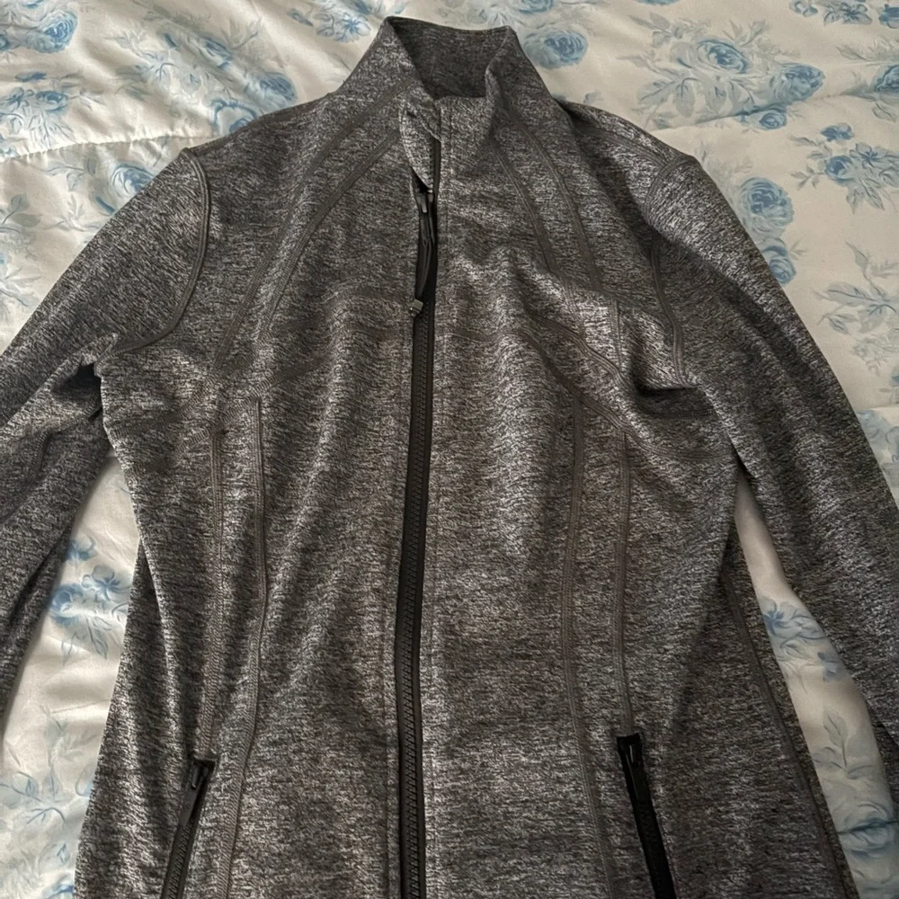Grey Lululemon define jacket - Picture 1 of 3